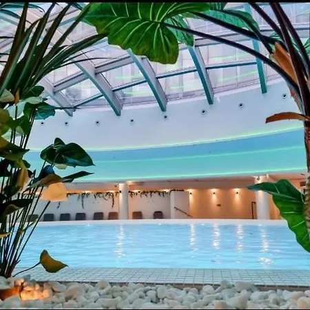 Hanza Tower Downtown 20 Pool & Jacussi * شتشيتسين